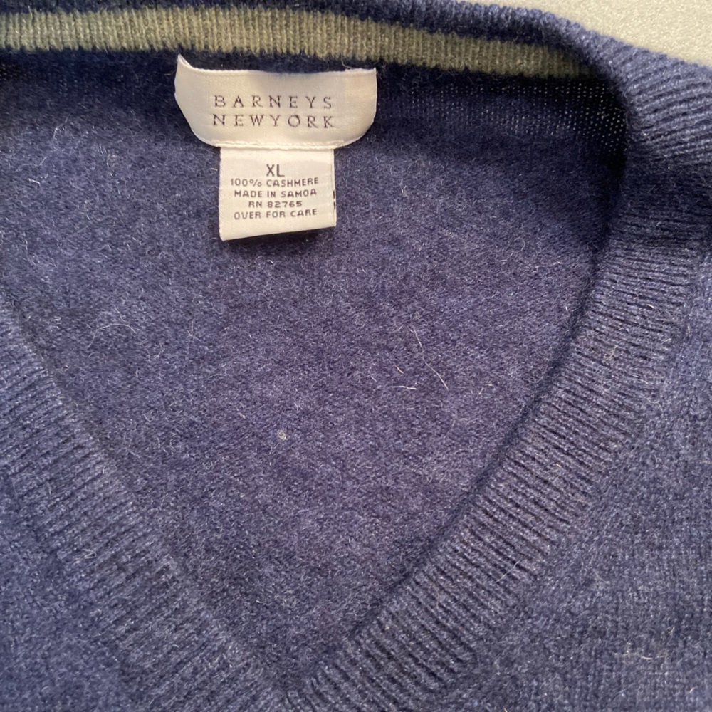 Barney’s Blue Cashmere Men’s V Neck Sweater. Great Condition. Size XL‎ - Picture 2 of 4